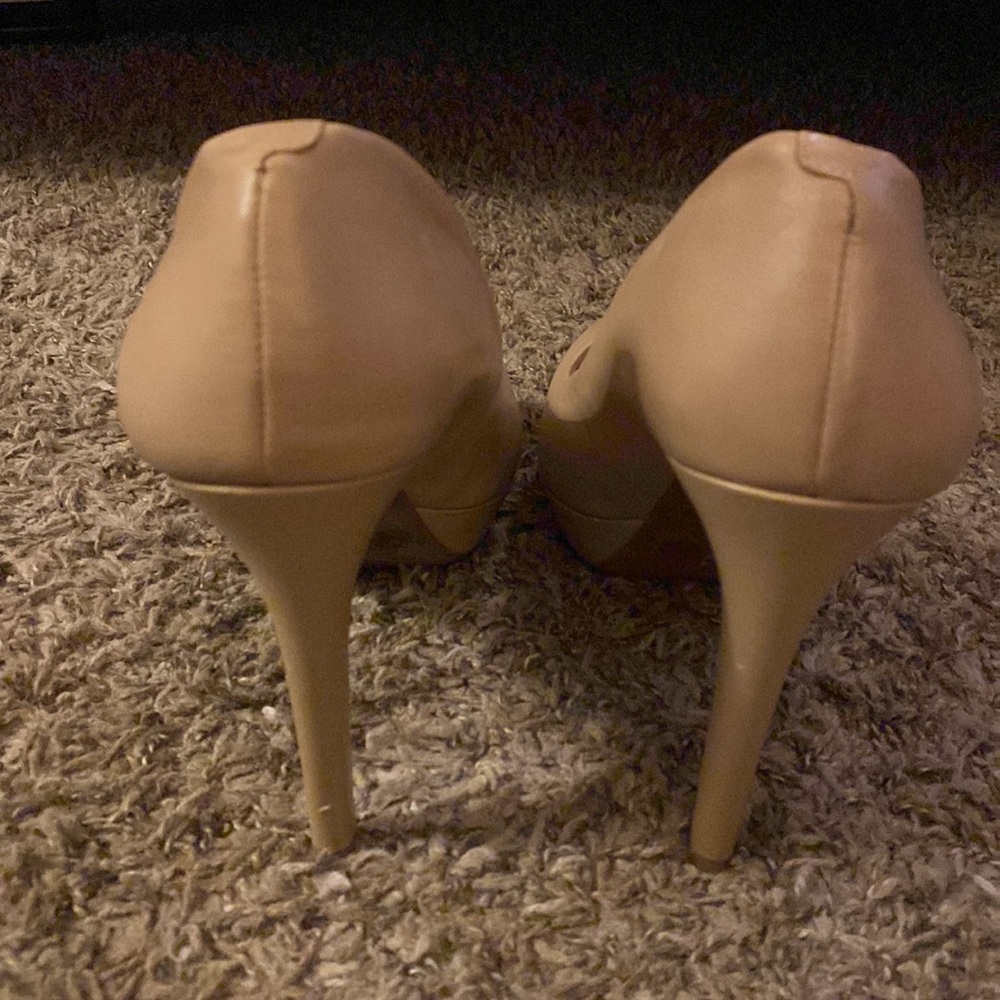 Gianni Bini beige heels, size 10 - Picture 6 of 10